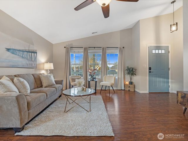 6418 105th Place NE, Marysville, WA 98270