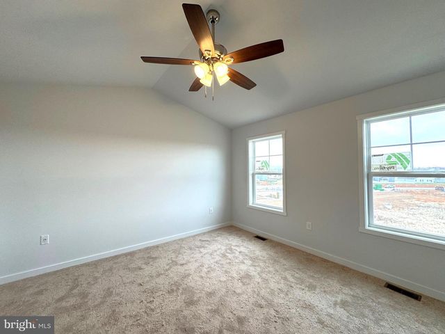 152 OLGA DR, Martinsburg, WV 25403