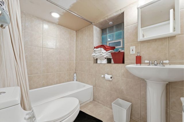 3619 S Parnell Avenue, Chicago, IL 60609
