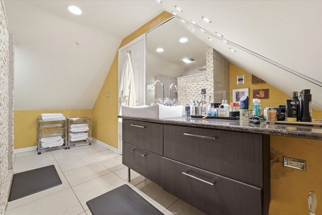 3619 S Parnell Avenue, Chicago, IL 60609