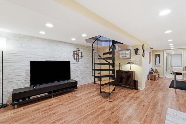 3619 S Parnell Avenue, Chicago, IL 60609