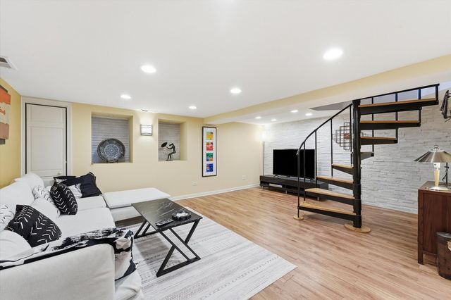 3619 S Parnell Avenue, Chicago, IL 60609