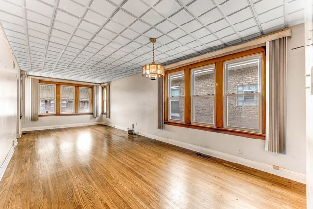 2438 Grove Avenue, Berwyn, IL 60402