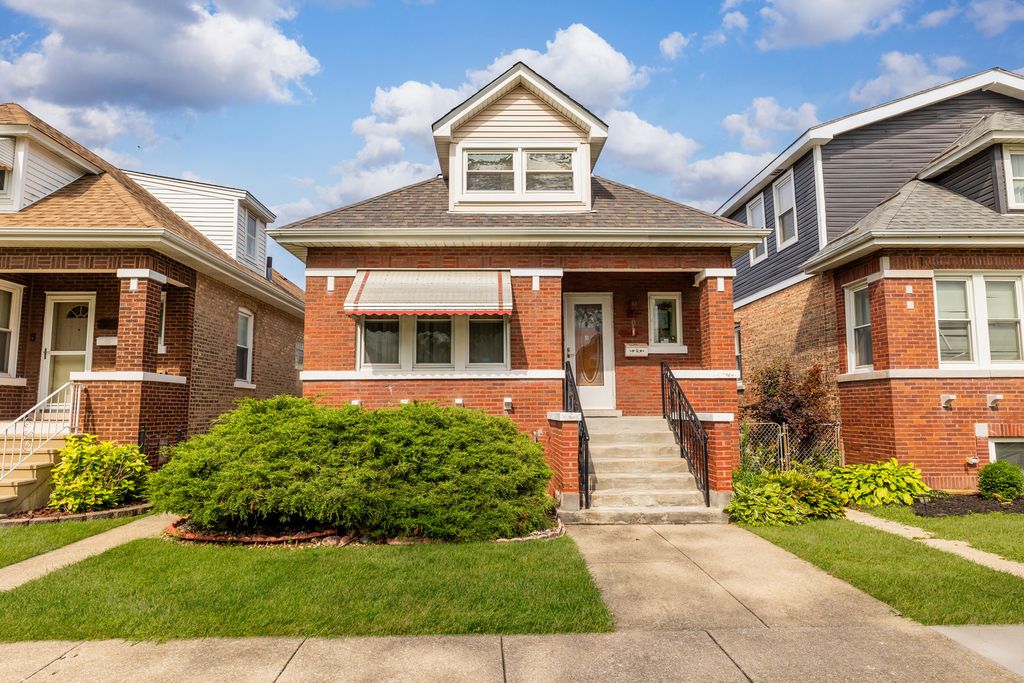 2438 Grove Avenue, Berwyn, IL 60402