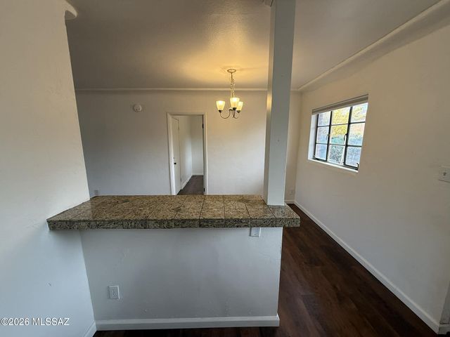 929 S 4th Avenue, Tucson, AZ 85701