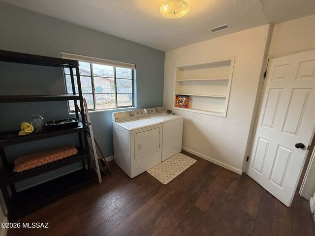 929 S 4th Avenue, Tucson, AZ 85701