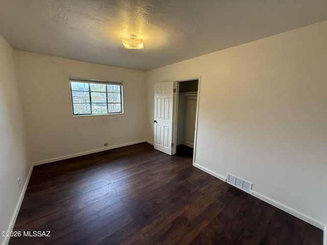 929 S 4th Avenue, Tucson, AZ 85701