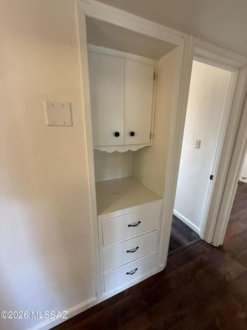 929 S 4th Avenue, Tucson, AZ 85701