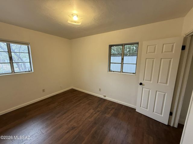 929 S 4th Avenue, Tucson, AZ 85701