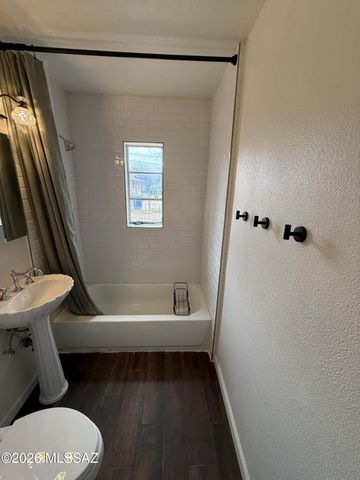 929 S 4th Avenue, Tucson, AZ 85701