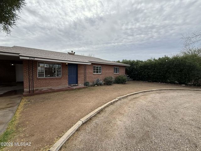 929 S 4th Avenue, Tucson, AZ 85701