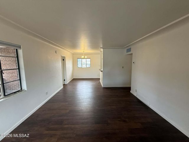 929 S 4th Avenue, Tucson, AZ 85701