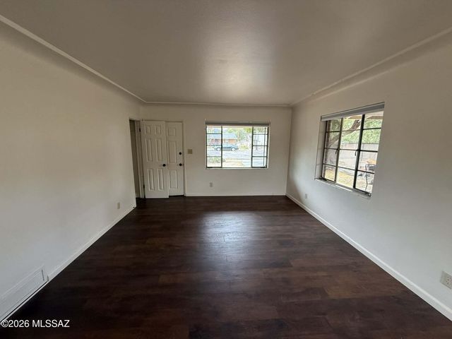 929 S 4th Avenue, Tucson, AZ 85701