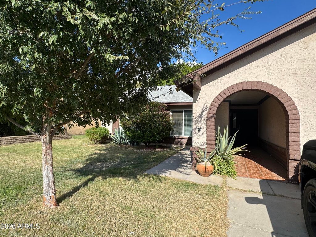5211 N 72ND Avenue, Glendale, AZ 85303 — exterior