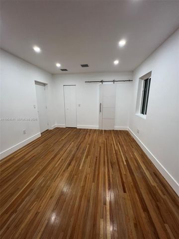 424 La Villa Dr 1, Miami Springs, FL 33166