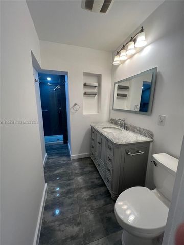 424 La Villa Dr 1, Miami Springs, FL 33166