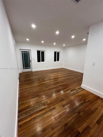 424 La Villa Dr 1, Miami Springs, FL 33166