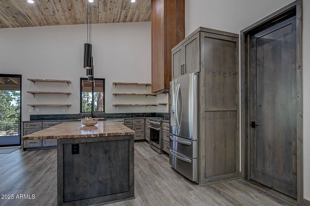 2965 EAGLE RIDGE Circle, Happy Jack, AZ 86024