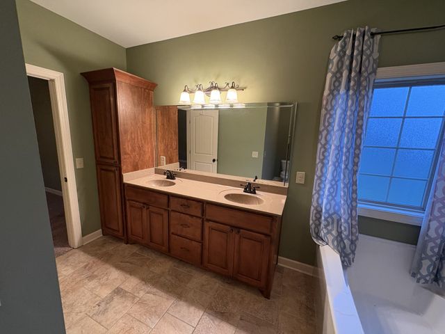 117 Grayson Ln, White House, TN 37188