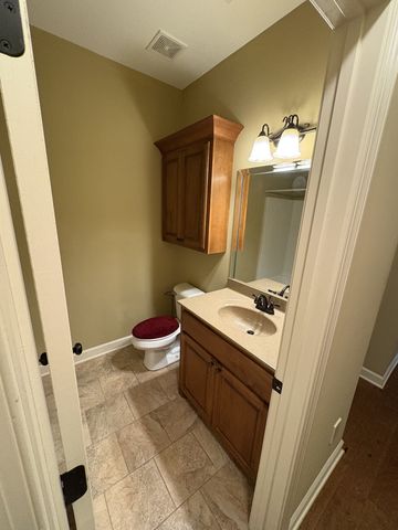 117 Grayson Ln, White House, TN 37188