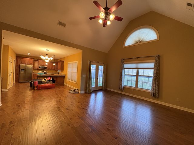 117 Grayson Ln, White House, TN 37188