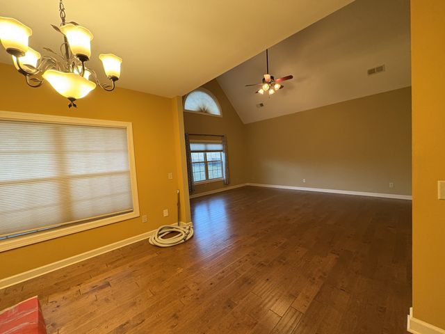 117 Grayson Ln, White House, TN 37188