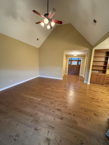 117 Grayson Ln, White House, TN 37188