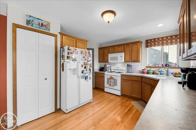 32058 Shadywood Drive, Chesterfield Twp, MI 48047
