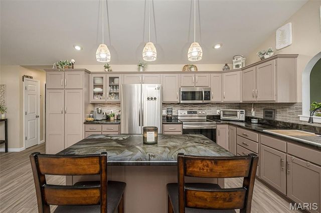 12 Riverside Court, Troy, MO 63379