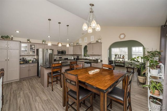 12 Riverside Court, Troy, MO 63379