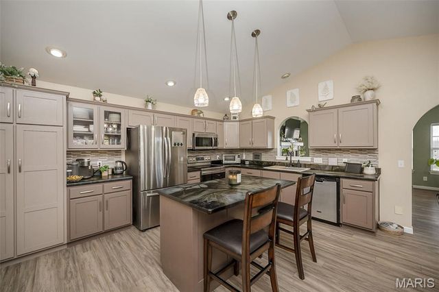 12 Riverside Court, Troy, MO 63379