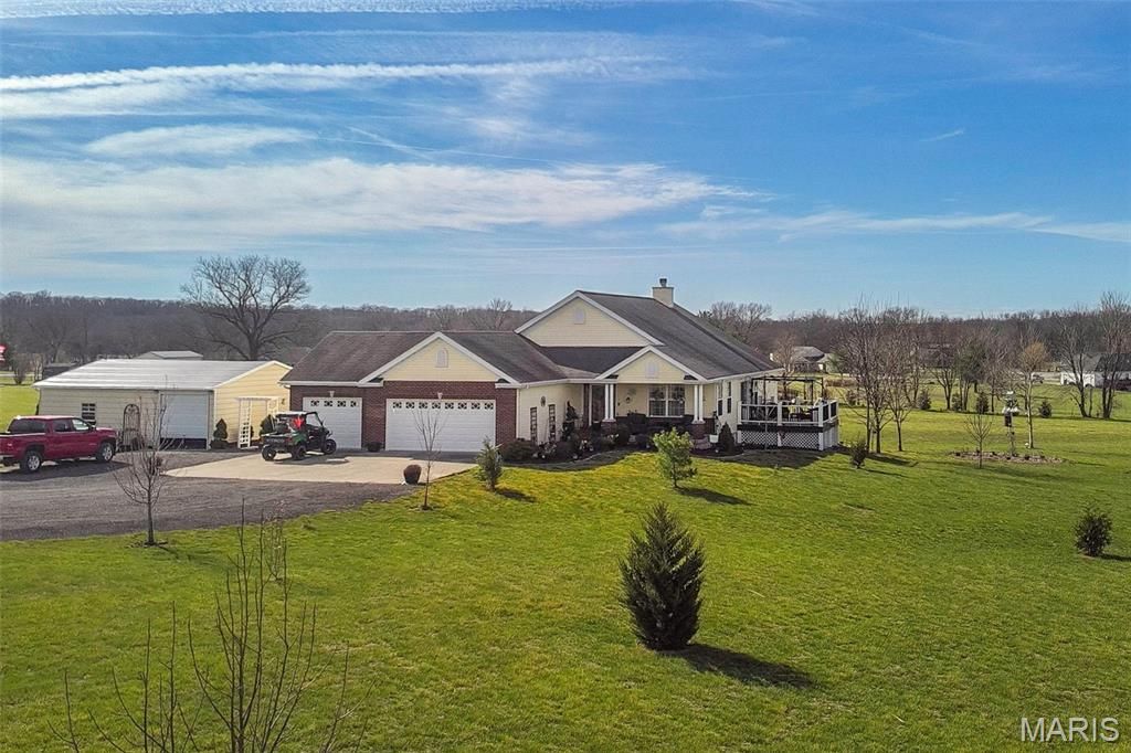 12 Riverside Court, Troy, MO 63379