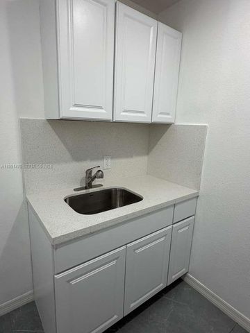 1946 NE 167th St 3A, North Miami Beach, FL 33162
