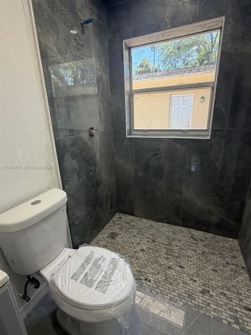 1946 NE 167th St 3A, North Miami Beach, FL 33162