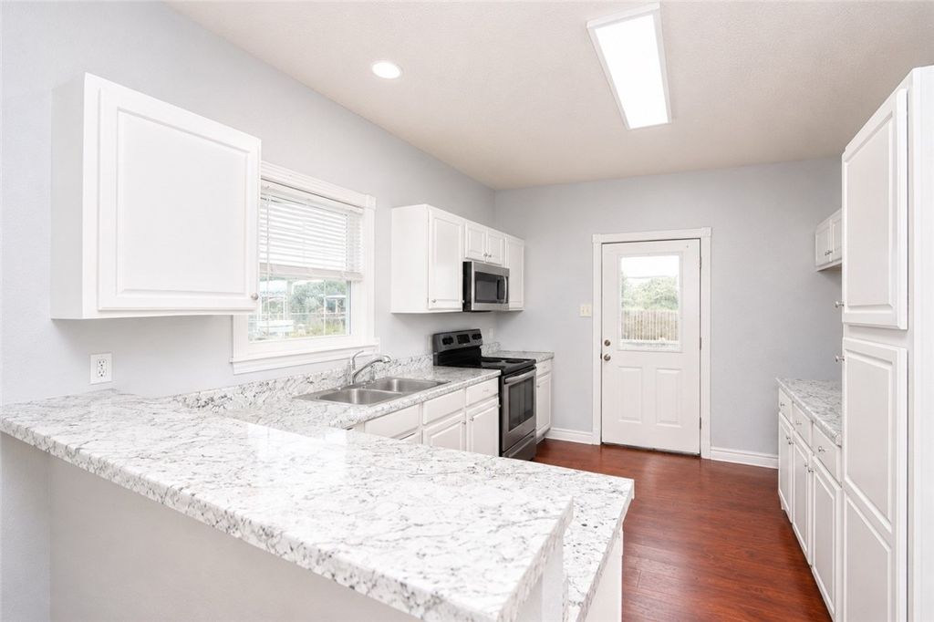 1824 Highway 35 S, Rockport, TX 78382 — photo 4