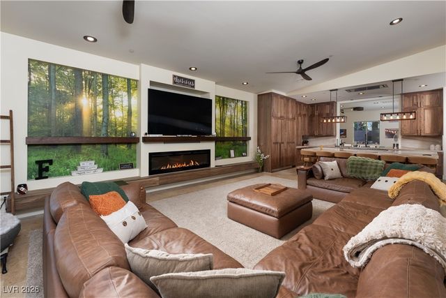 2817 High View Drive, Henderson, NV 89014