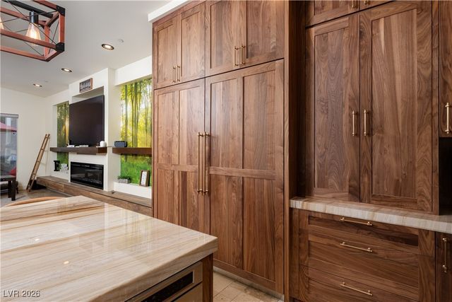 2817 High View Drive, Henderson, NV 89014