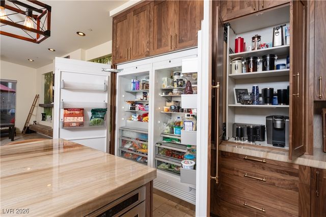 2817 High View Drive, Henderson, NV 89014