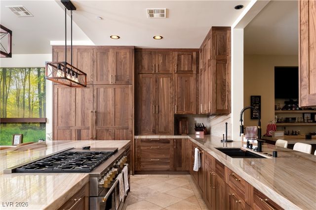 2817 High View Drive, Henderson, NV 89014