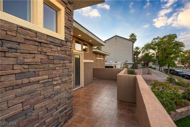 2817 High View Drive, Henderson, NV 89014