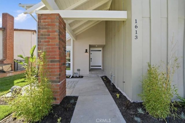 1613 Darcy Avenue, Simi Valley, CA 93065