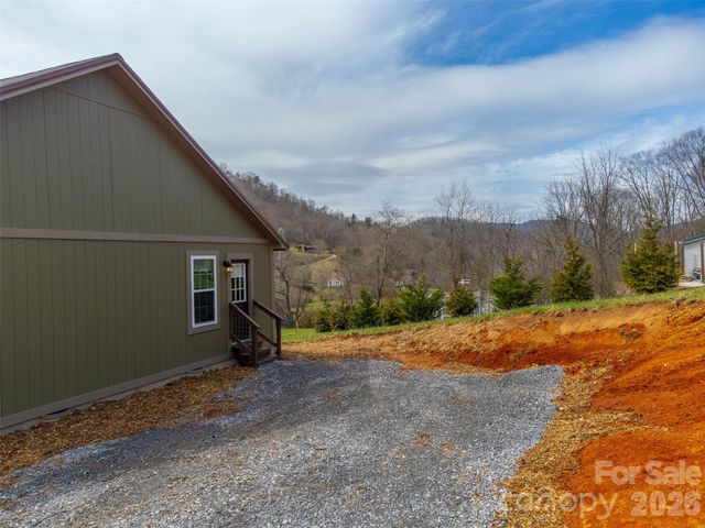 3240 Old Henson Cove Road, Canton, NC 28716