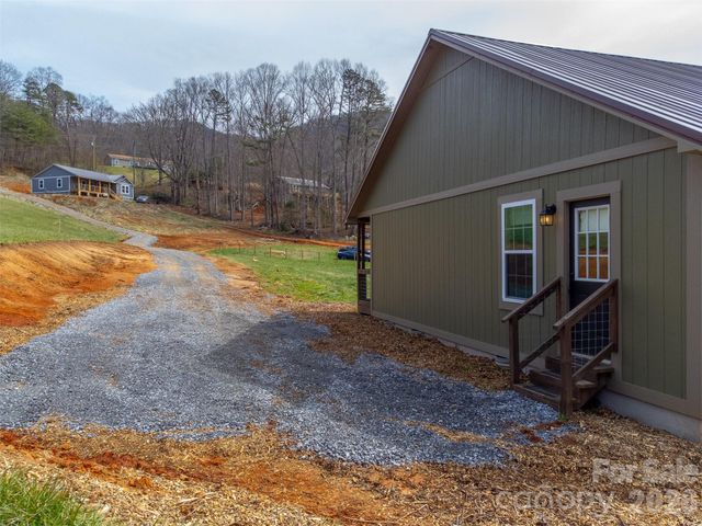 3240 Old Henson Cove Road, Canton, NC 28716