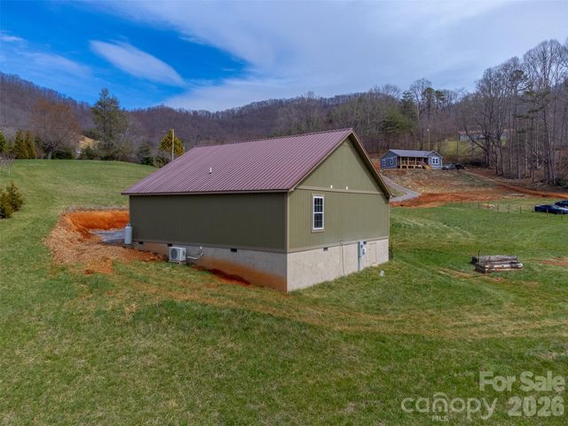 3240 Old Henson Cove Road, Canton, NC 28716