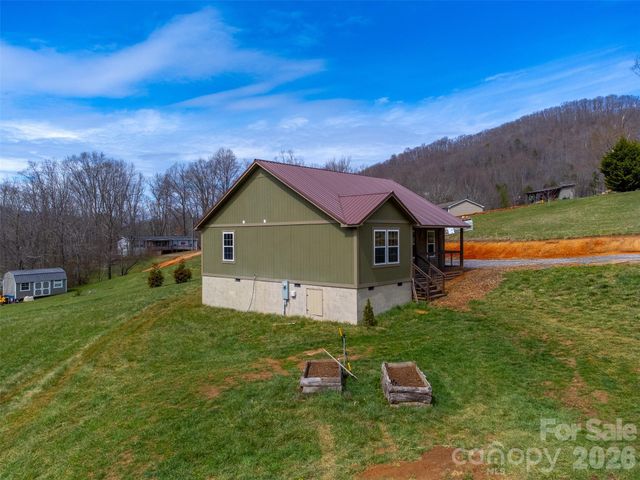 3240 Old Henson Cove Road, Canton, NC 28716