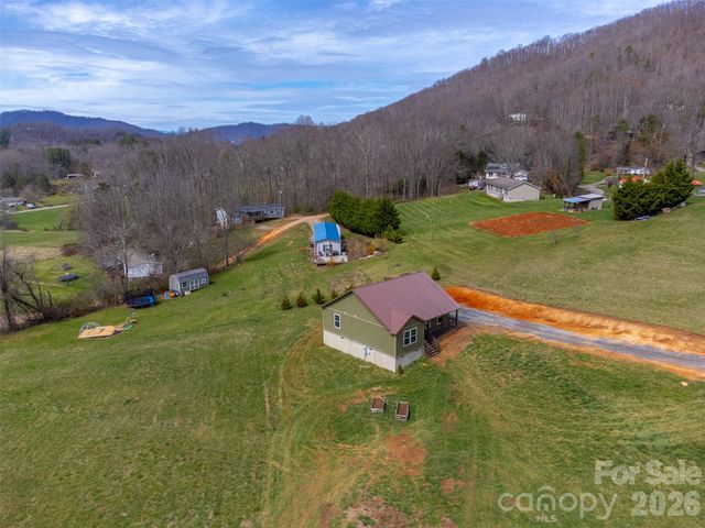 3240 Old Henson Cove Road, Canton, NC 28716