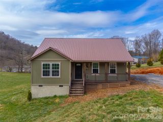 3240 Old Henson Cove Road, Canton, NC 28716