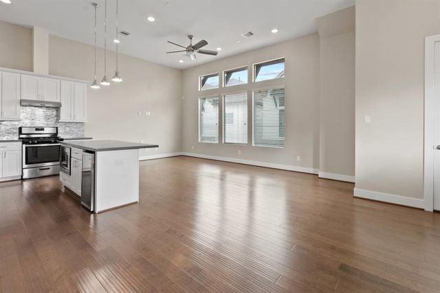 5816 Gardendale Drive B, Houston, TX 77092