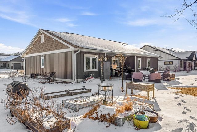 812 Bridle LANE, La Crescent, MN 55947