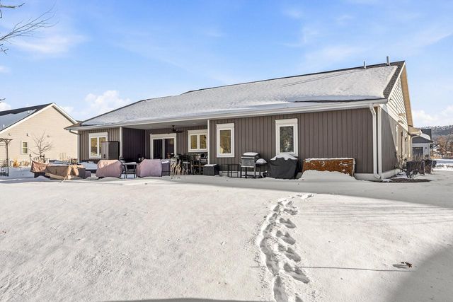 812 Bridle LANE, La Crescent, MN 55947